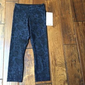 Lululemon wunder under crop legging, nwt