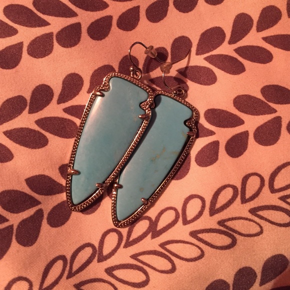 Turquoise Skylar - Picture 1 of 2