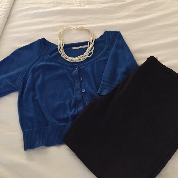 Very pretty royal blue cardigan!