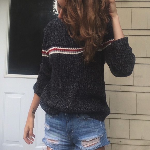~*90s sweater weather*~