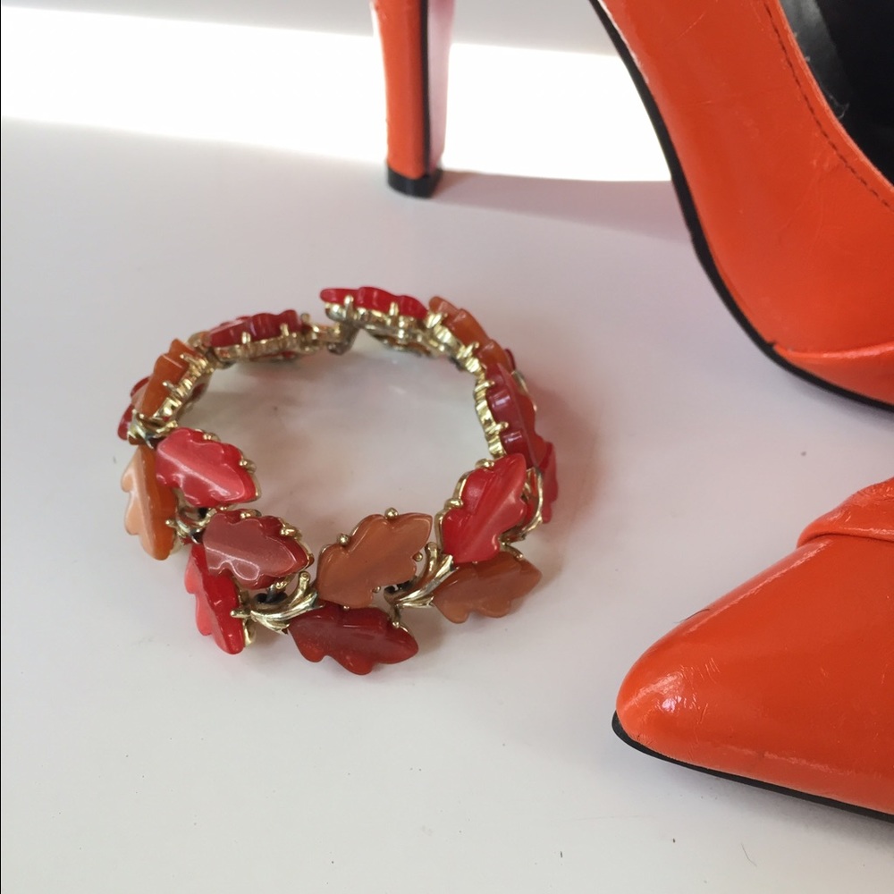 VINTAGE 1960'S SIGNED LISNER LUCITE BRACELET