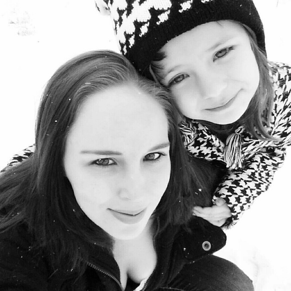 Meet your Posher, Brandy - Picture 3 of 4