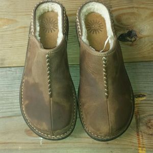 Dark Brown uggs