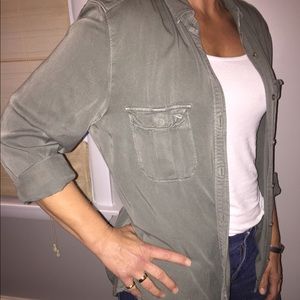 American Eagle Button Up