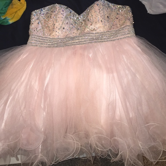 Homecoming dress , worn once! In great condition !
