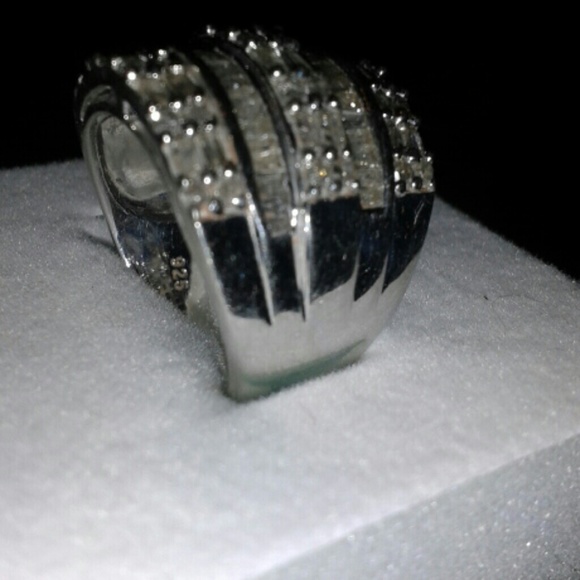 ****SOLD*****Ring - Picture 3 of 3