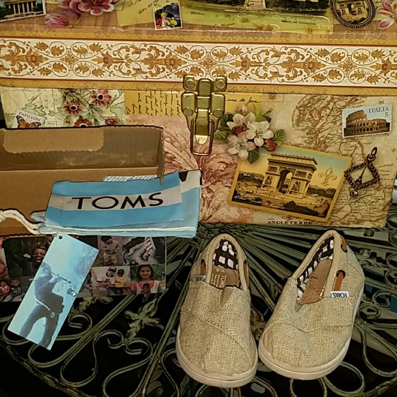 SoLD Toddler size 5 Tom's natural burlap - Picture 1 of 3
