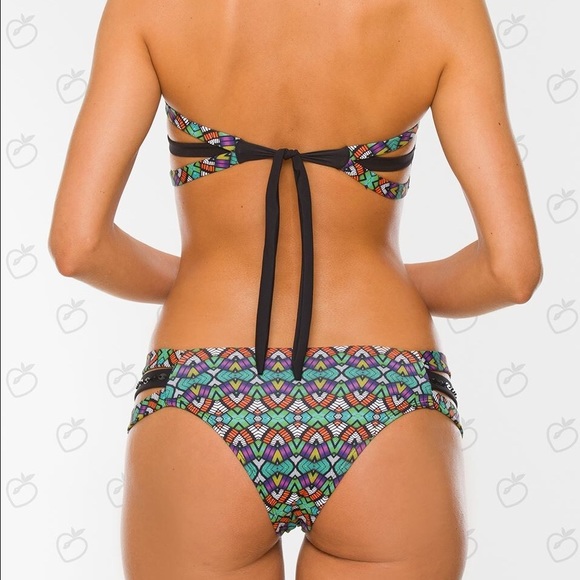 Thankfull bikini 2 pieces top And bottom - Picture 3 of 4