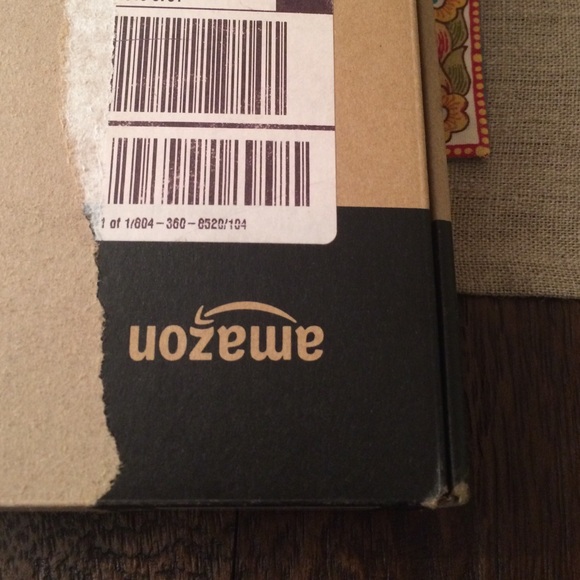 NWB AMAZON KINDLE - Picture 3 of 3