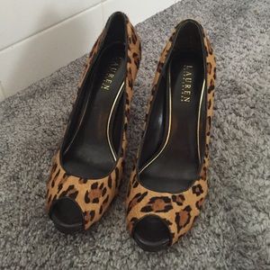 Leopard pumps