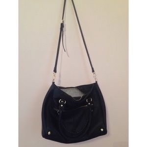 RESELLING Steve Madden bag