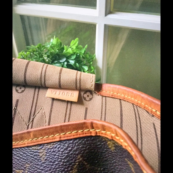 SOLD‼️ - Picture 2 of 4