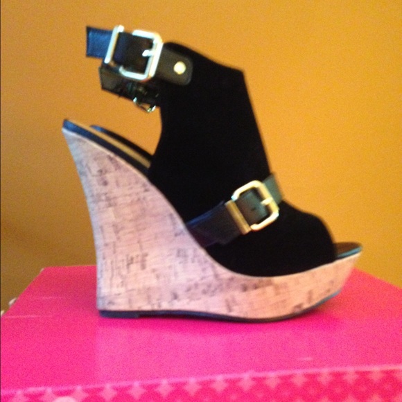 Peep toe black  suede shoe bootie size8.5.💗💗 - Picture 2 of 4