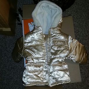 Girls winter coat not as shiny as it looks in pic