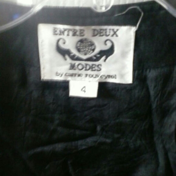 Entre Deux Modes Black Vest - Picture 2 of 4
