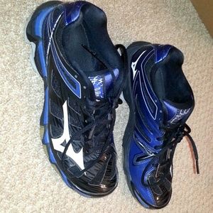 Indoor volleyball shoes