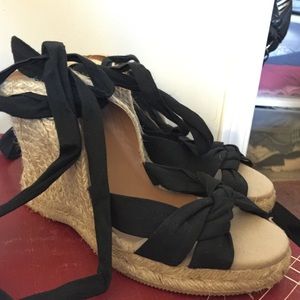 Tie up wedges