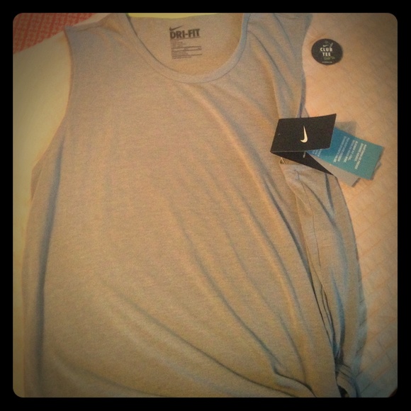 GREY NIKE CLUB TEE MUSCLE TANK. M/L. NWT