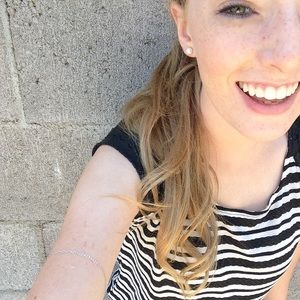 Meet your Posher, Abigail