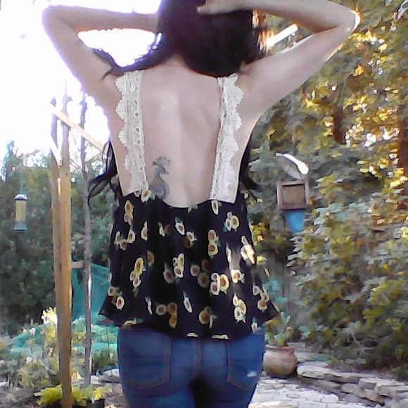 🌻Forever 21 High-Low Top🌻 - Picture 4 of 4