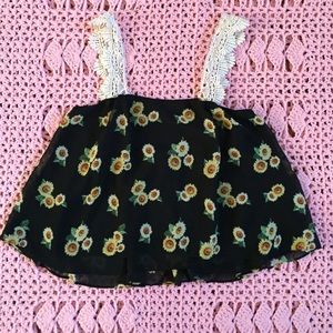 🌻Forever 21 High-Low Top🌻