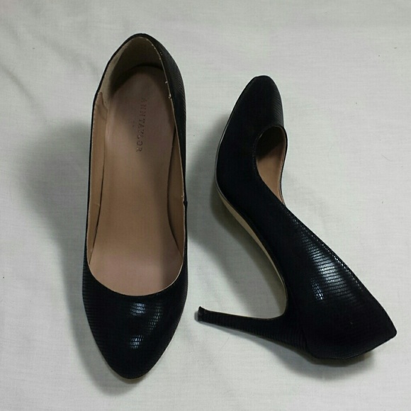 Ann Taylor Black Snake Skin Textured Pumps