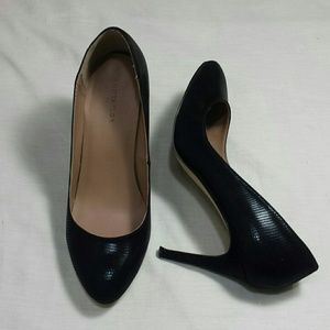Ann Taylor Black Snake Skin Textured Pumps