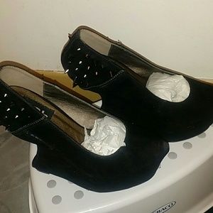 suede wedge spiked back black shoes