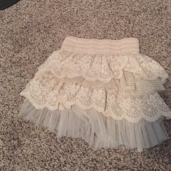 XS buckle skirt