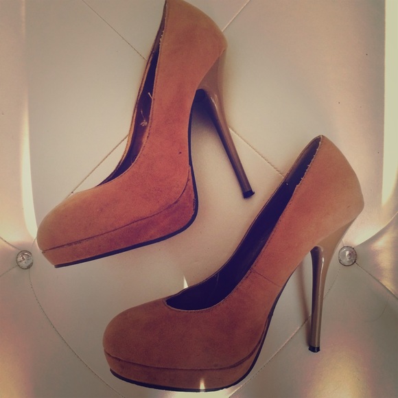 Nude heels!