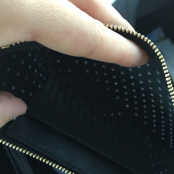 🔴Sold!!!🔴Michael Kors Perforated Wallet/wristlet - Picture 2 of 4