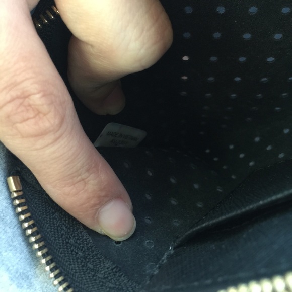 🔴Sold!!!🔴Michael Kors Perforated Wallet/wristlet - Picture 3 of 4