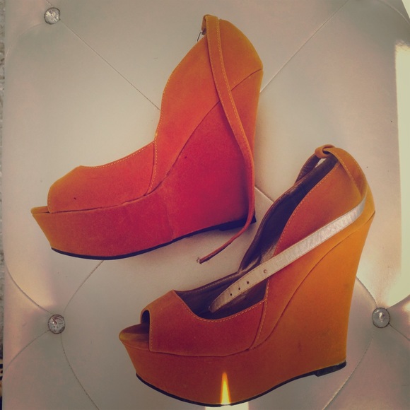 Mustard platform wedges!