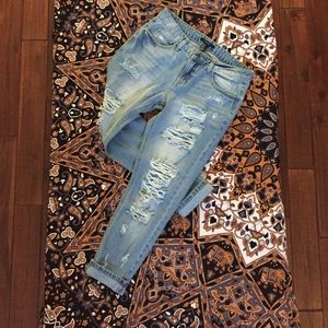 🍂Forever 21 Destroyed Jeans🍂