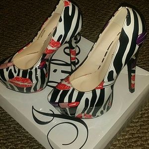 zebra fashion diva heels