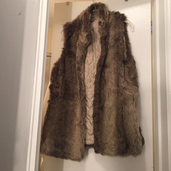 Fake fur vest