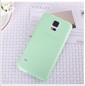 2 Samsung galaxy S4 cases