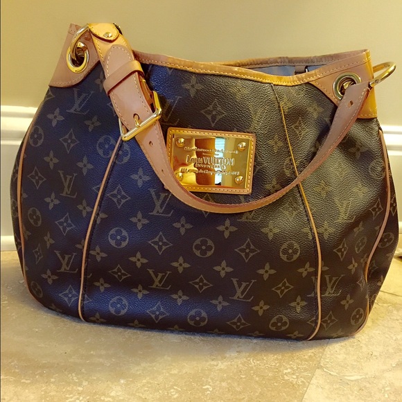 💥💥💥SOLD💥💥💥Authentic Louis Vuitton Galliera