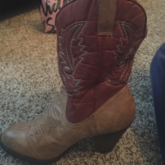 buckle boots
