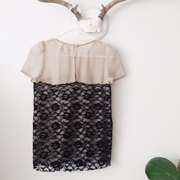 Scallop lace blouse - Picture 2 of 4