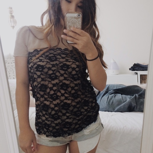 Scallop lace blouse - Picture 4 of 4