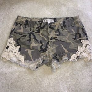 Camo & Lace shorts