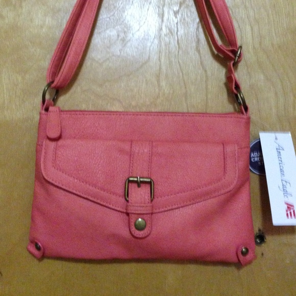 American Eagle Outfitters Handbags - ❗️TODAY ONLY-$13❗️American Eagle cross body purse!