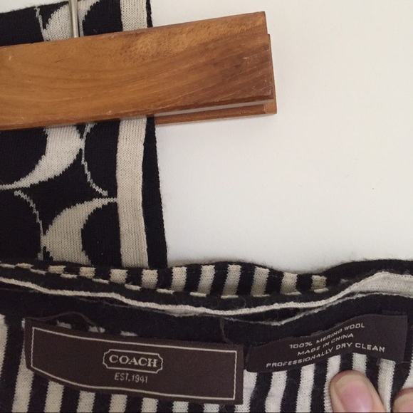 Authentic Coach Scarf - Picture 3 of 4