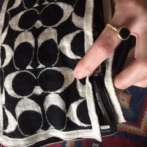 Authentic Coach Scarf - Picture 4 of 4