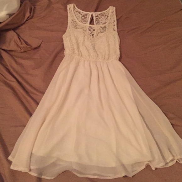 White, lace formal dress