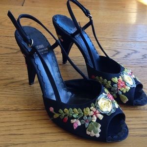 Moschino Floral Embroidered Heels Moschino Floral Embroidered Heels