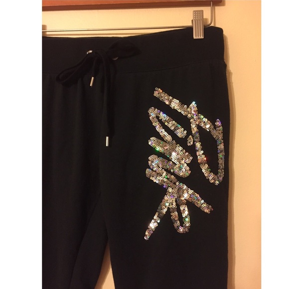 ✨Victoria's Secret Pink Capri Sweats!