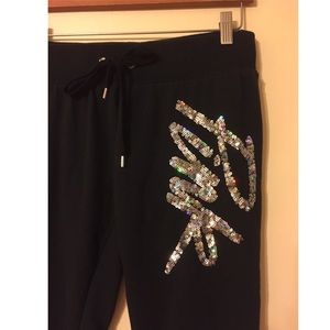 ✨Victoria's Secret Pink Capri Sweats!