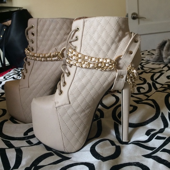 Nude heels - Picture 2 of 2